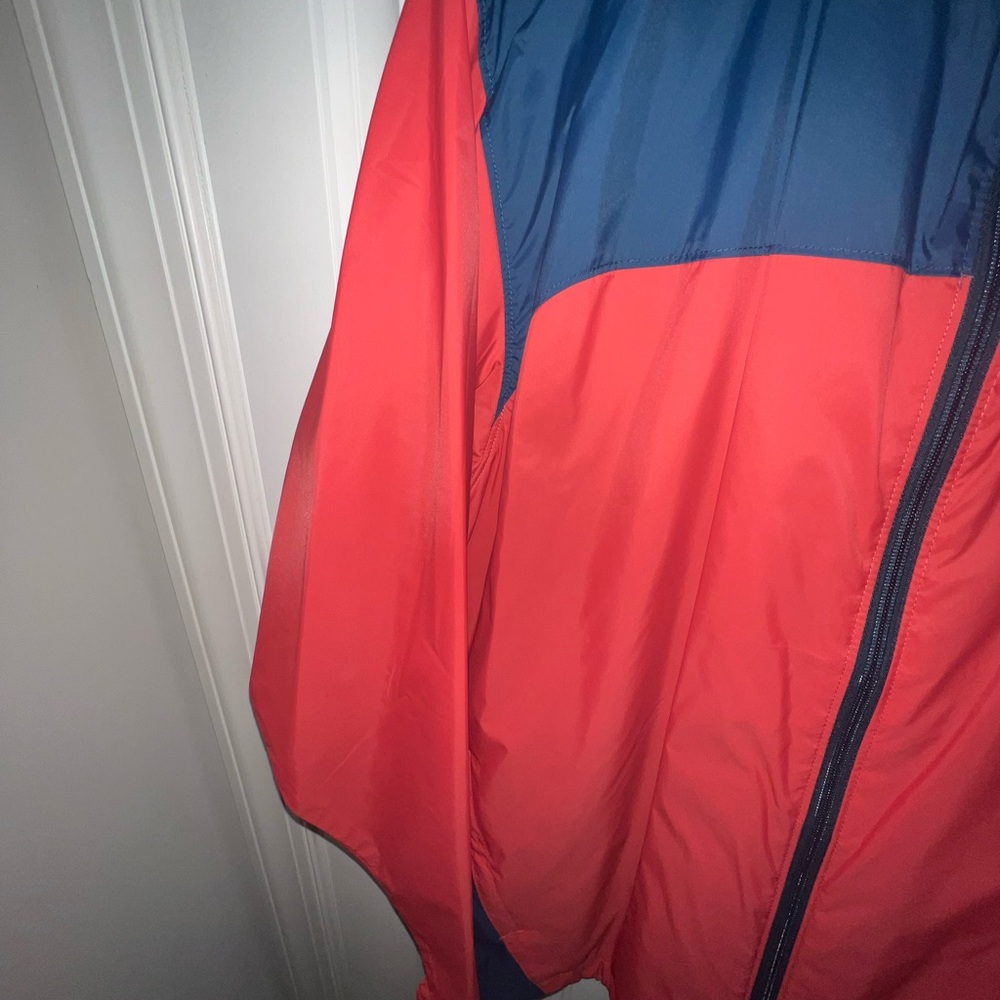 Columbia men’s wind breaker size L like new 
Coral-reddish color with navy blue - Picture 9 of 11